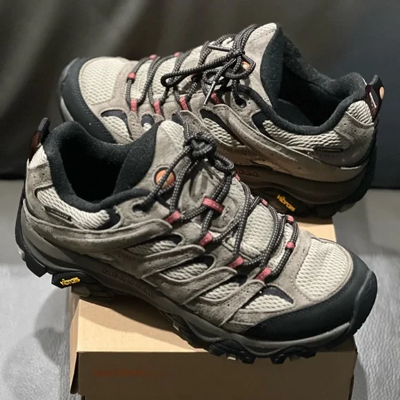 Men, Size 8, brown/ tan/ taupe, Merrell, waterproof. - Picture 12 of 14